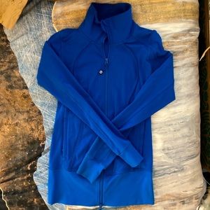 Lululemon jacket. Size unmarked (XS/S/4).